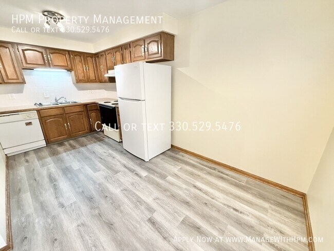 Building Photo - 2379 Ashdale St NW