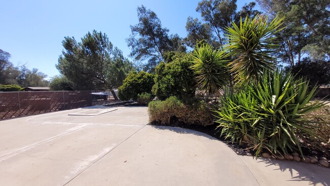 Building Photo - Beautifully Renovated Home In Ramona