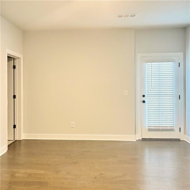 Building Photo - 163 Basil St