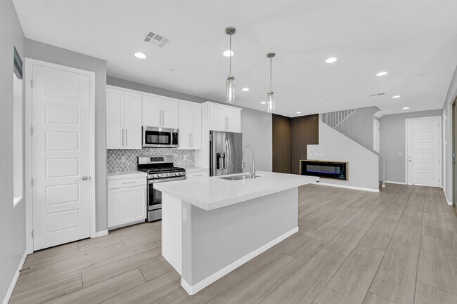 Building Photo - 11655 Redwood Mountain Ave