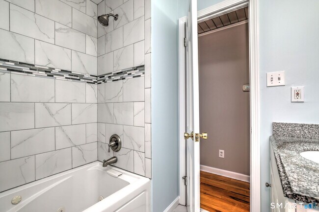 Building Photo - 25 Shelter Rock Rd