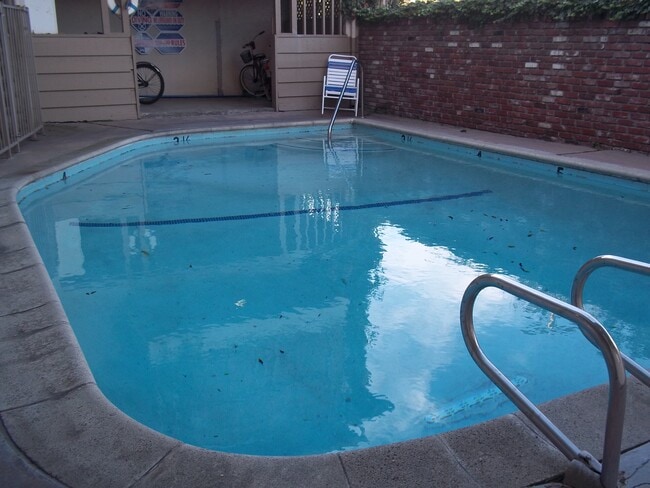 Building Photo - 5929 Laurel Canyon Blvd