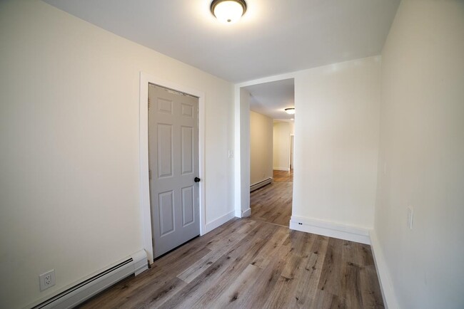 Building Photo - 206 48th St