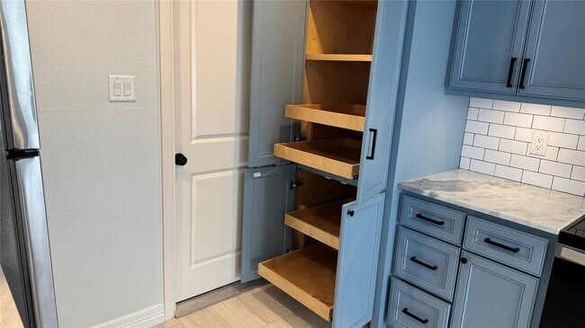 Building Photo - 5818 Culross Cl