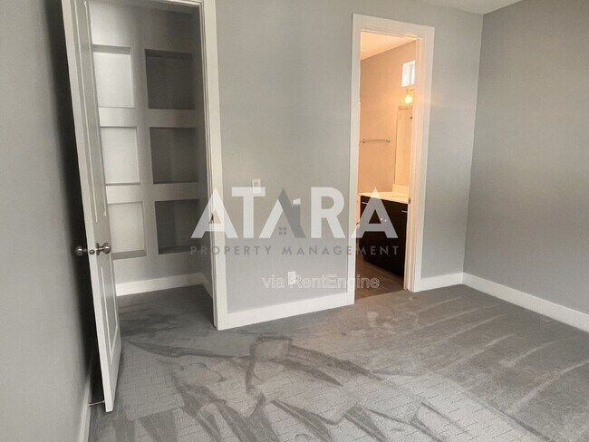 Building Photo - 9167 S Galette Ln