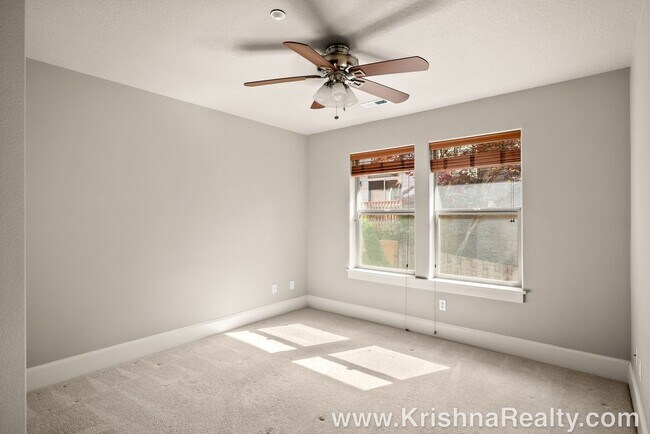 Building Photo - 11322 NW Kimble Ct