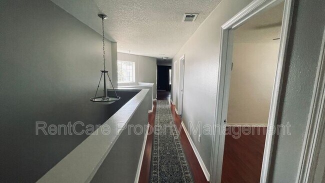 Building Photo - 842 Lancer Cir