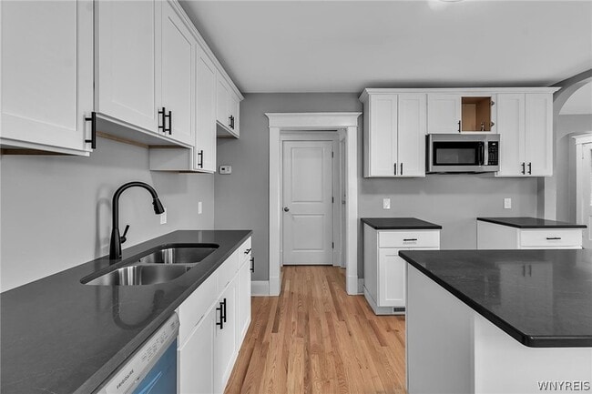 Building Photo - 49 Virgil Ave