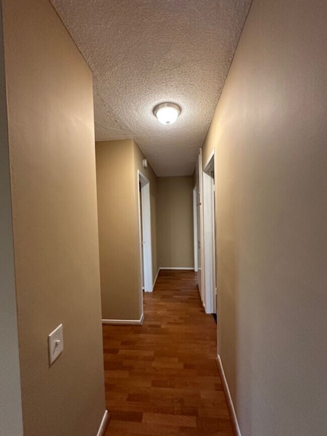 Building Photo - Stunning 5 bedroom tree lined cul-de-sac street in West Hills