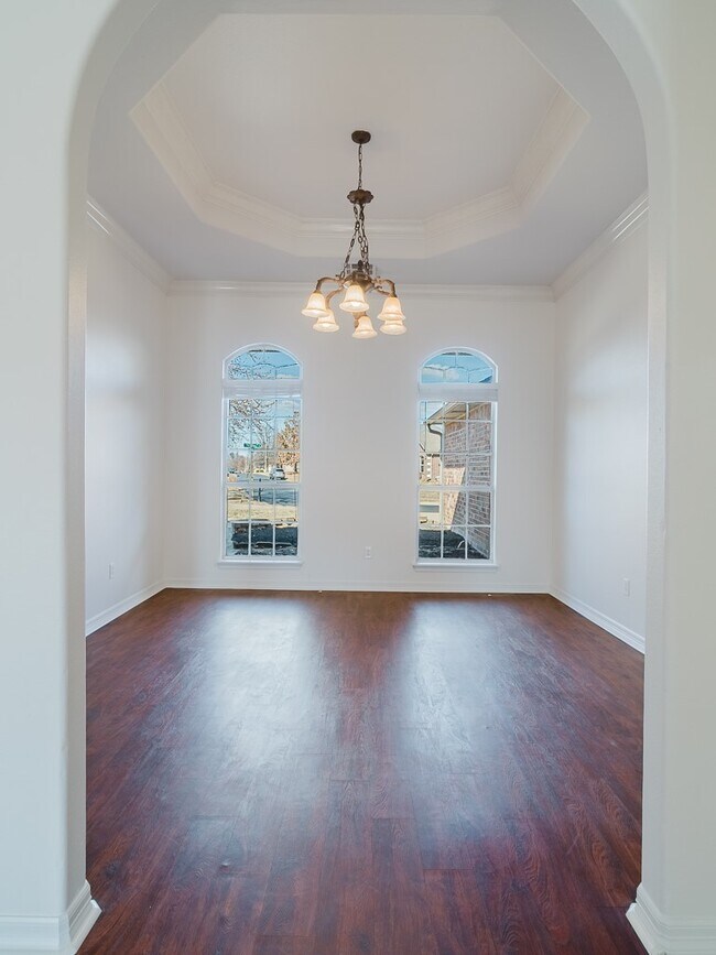 Building Photo - 2309 SW Primrose Ave