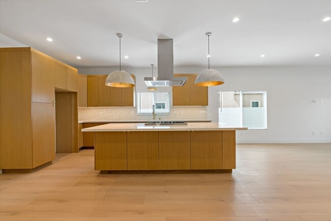 Building Photo - Beautifully Renovated 3-Bedroom Home – Mod...