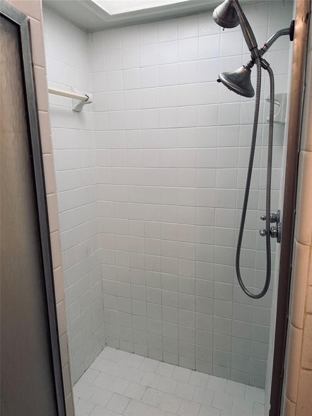 Building Photo - 9112 Liptonshire Dr