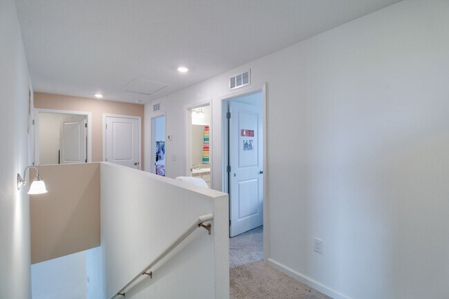 Building Photo - 8732 Sportsman Lp