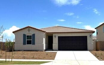 Building Photo - Beautiful Single Story 3 Bedrooms, 2 Bathr...