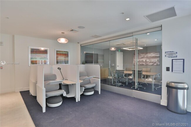 Building Photo - 8217 SW 72nd Ave