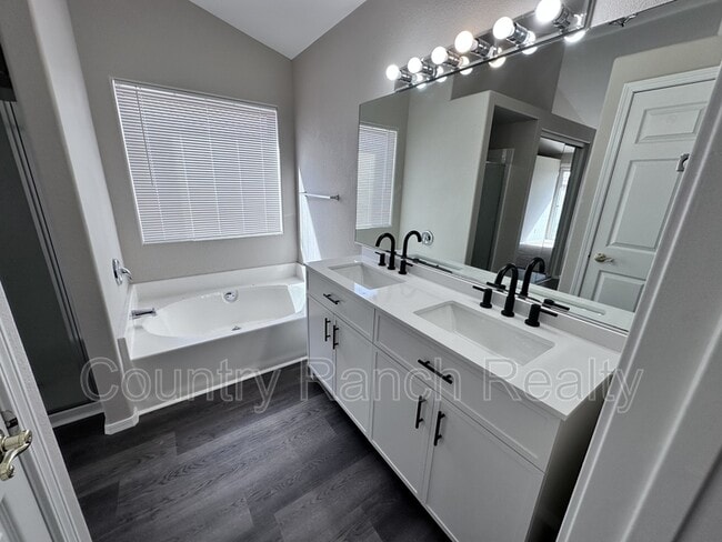 Building Photo - 1934 Easy St