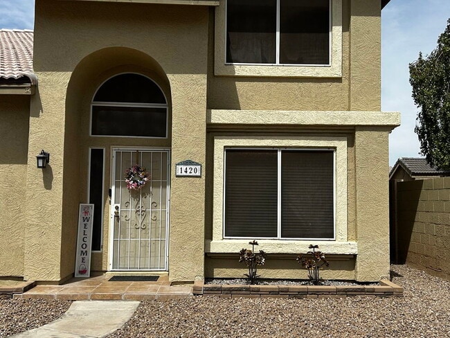 Building Photo - 1420 E Countrywalk Ln