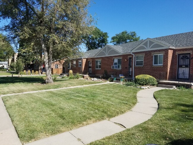 Building Photo - 1 Bed 1 Bath Mayfair Apartment With Garage in Denver! Available Now!