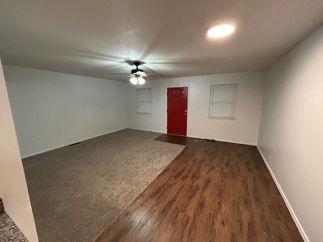 Building Photo - 721 N Vinita Ave