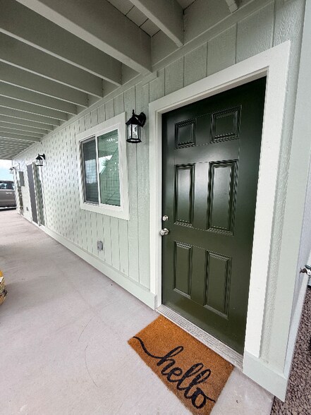 Primary Photo - 73-4177-4177 Holu St