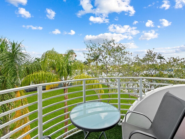 Building Photo - 444 Hendricks Isle