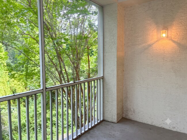 Building Photo - 12837 Madison Pointe Cir