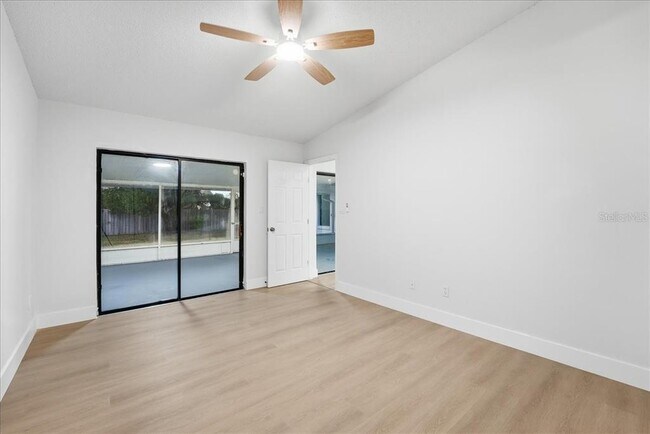 Building Photo - 10619 Abingdon Chase