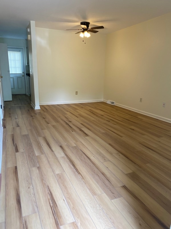 Building Photo - 107 Rainbow Cir