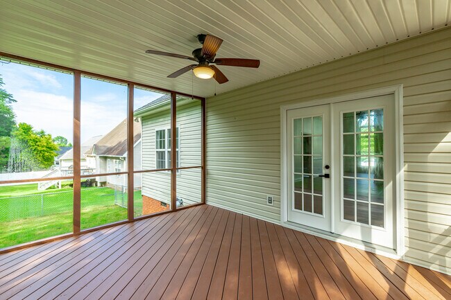 Building Photo - 7782 Prince Dr