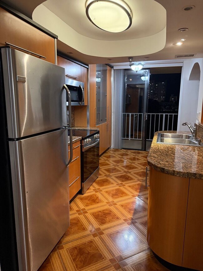 Building Photo - 290 174 Street, Unit 417, Sunny Isles Beach