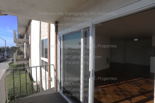 Building Photo - 5585 E Pacific Coast Hwy