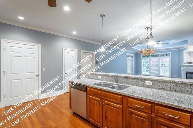 Building Photo - 7655 Lenox Trace Dr