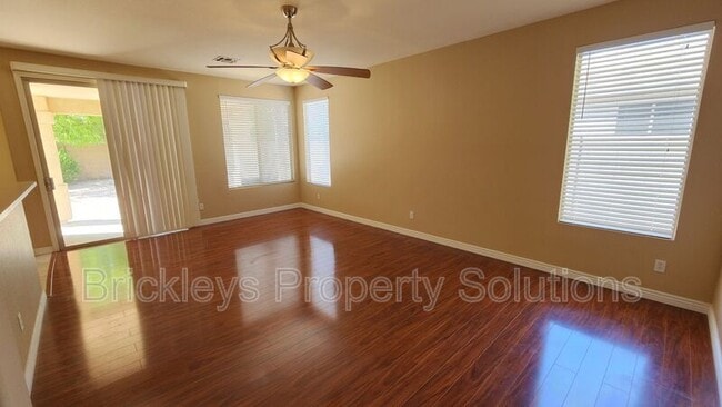 Building Photo - 410 N Bell Pl
