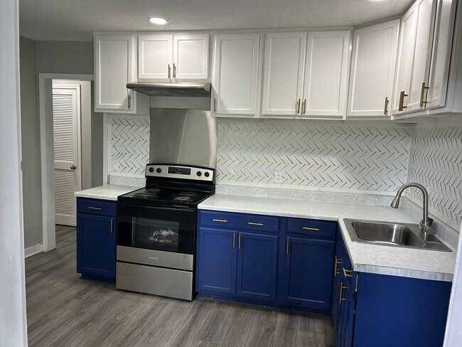 Building Photo - 2508 Oak Forest Dr