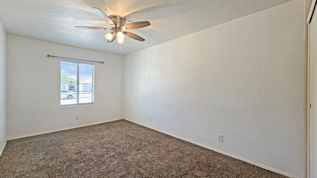 Building Photo - NEAR WESTGATE! Delightful 4bdr Corner Lot ...