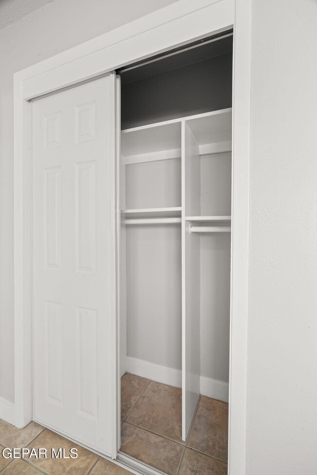 Building Photo - 317 Olivia Cir