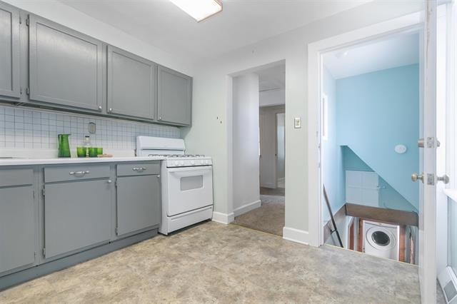 Building Photo - 615 Pine St