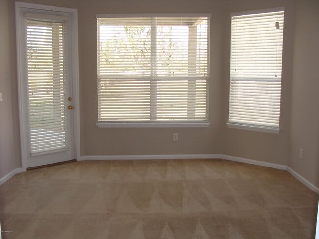 Building Photo - 258 Porta Rosa Circle