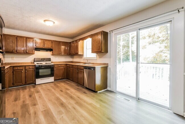 Building Photo - 3120 Revere Cir