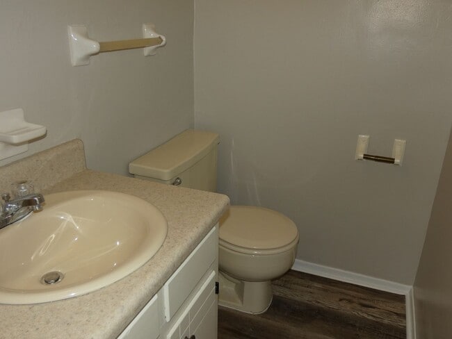 Building Photo - 3-Bedroom Home- LVP Throughout