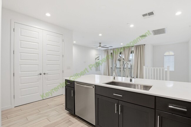 Building Photo - Modern Gilbert Home in Warner Meadows Community