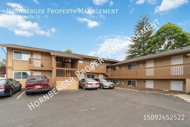 Building Photo - Spacious 1 Bed 1 Bath Apartment!