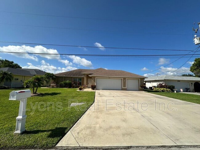 Building Photo - 2202 SE 8th St