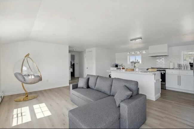 Building Photo - 1001 80th St