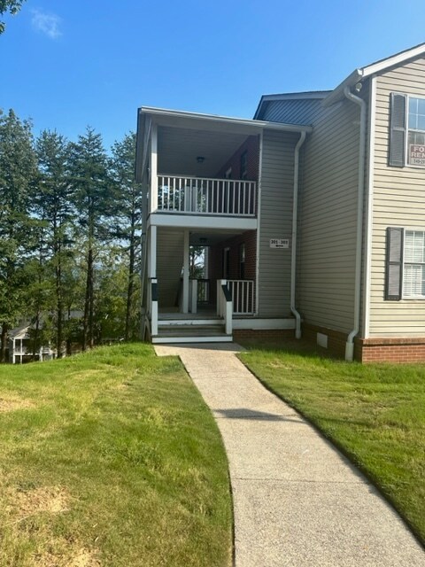 Building Photo - 303 Morning Sun Dr