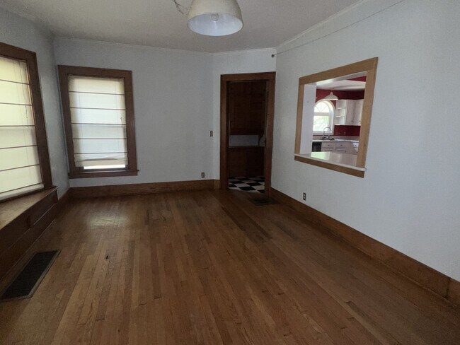 Building Photo - 935 Westcott St