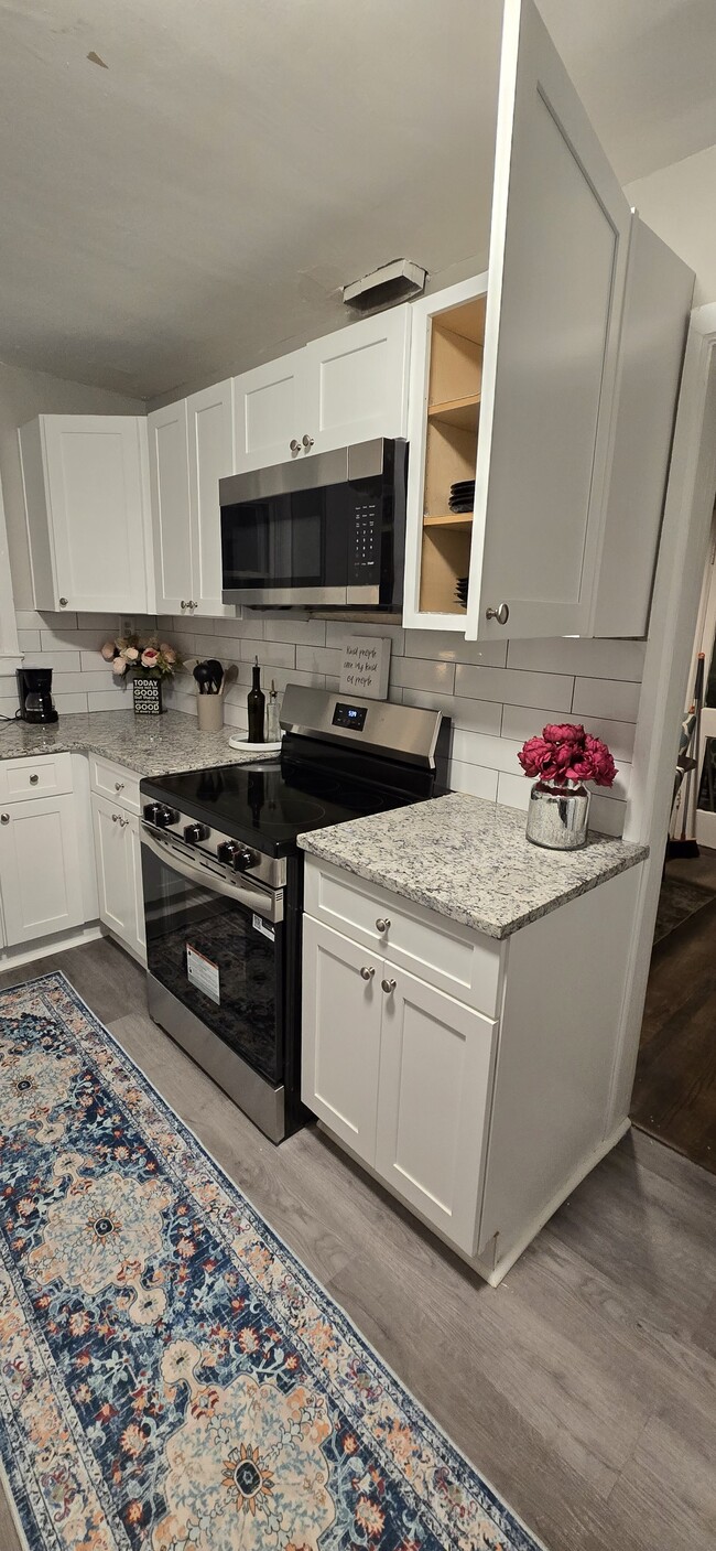 Building Photo - 1824 Tiger Flowers Dr NW