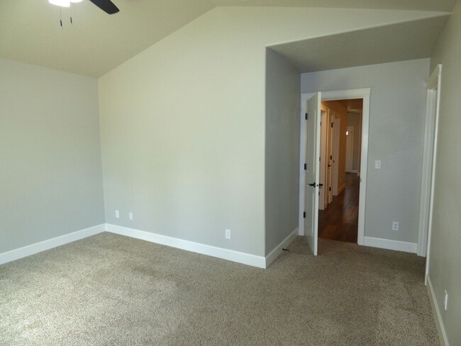 Building Photo - 3576-3578 Fisher Ct NE Salem, OR 97305