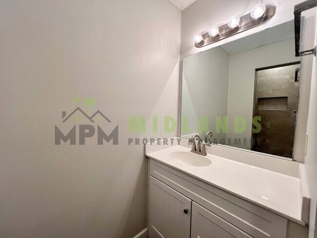 Building Photo - 6101 McMillan Cir