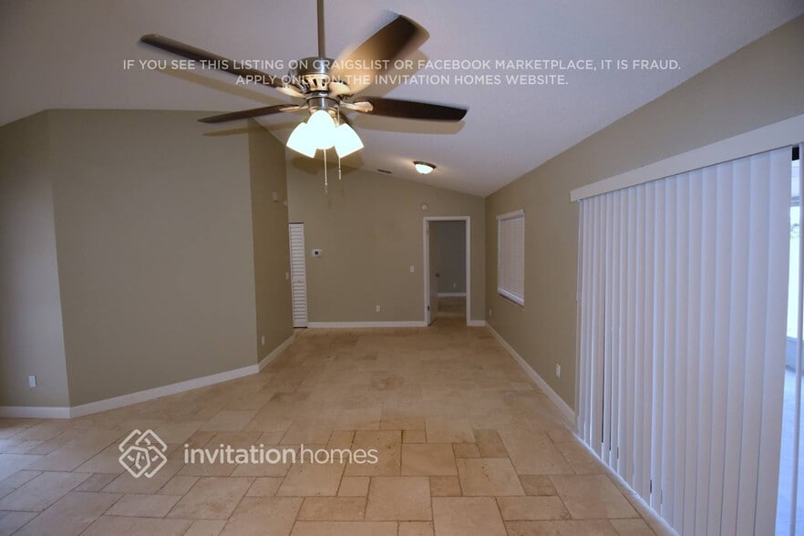 Building Photo - 1617 Carter Oaks Dr